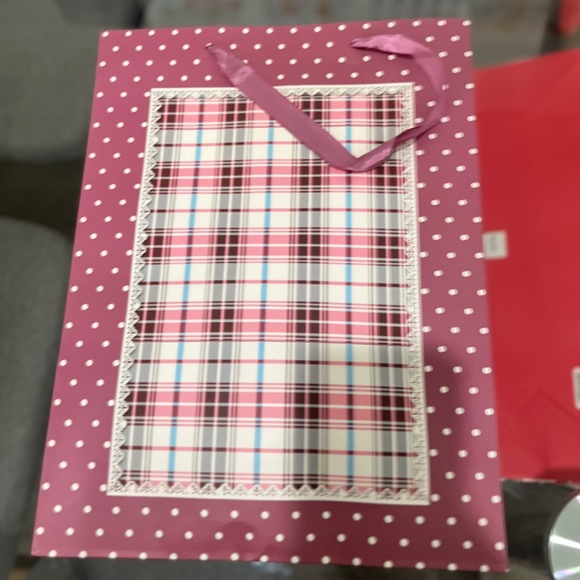 CHRISTMAS/ NEW YEARS GIFT BAGS ( 5 PIECES ) Size medium, small and Bottle size - Picture 4 of 5